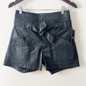 KUT FROM THE KLOTH SARIAH BLACK FAUX LEATHER WOMENS SHORTS SIZE 4 NEW WITH TAGS